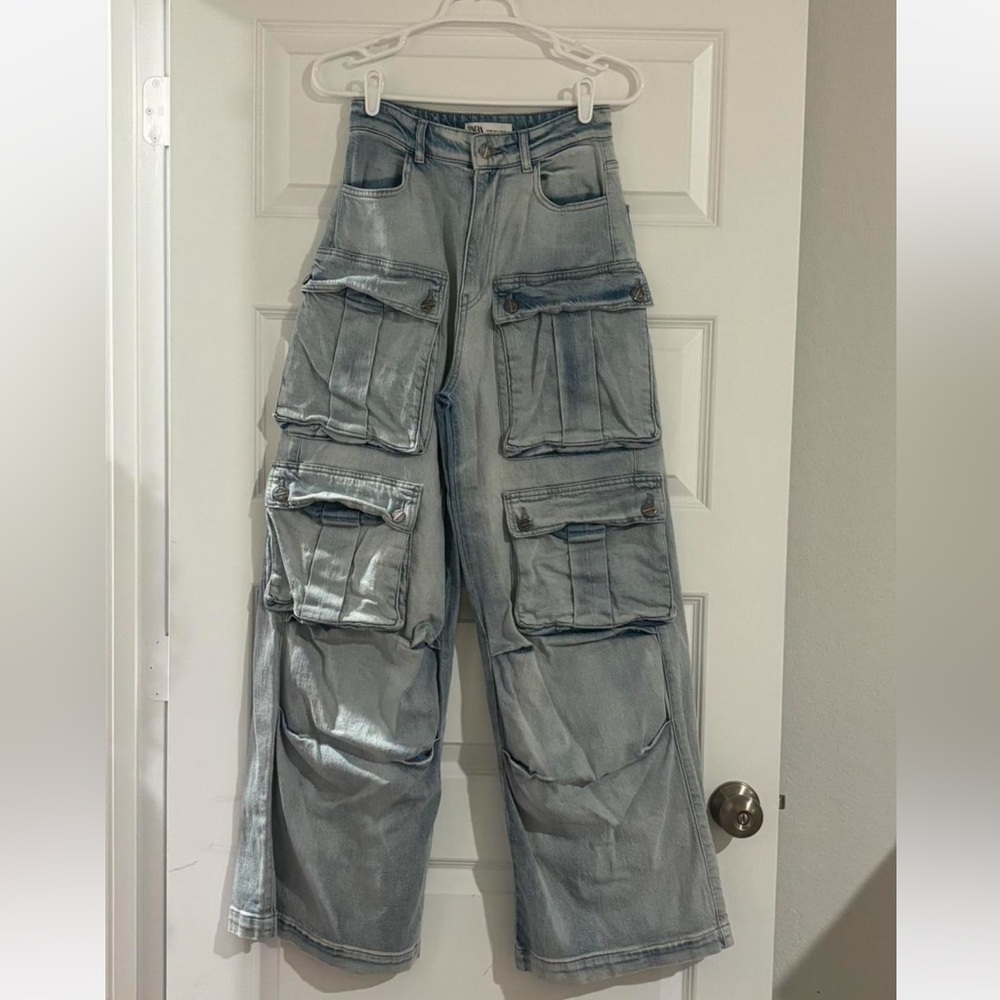 Zara mid rise light wash baggy cargo jeans